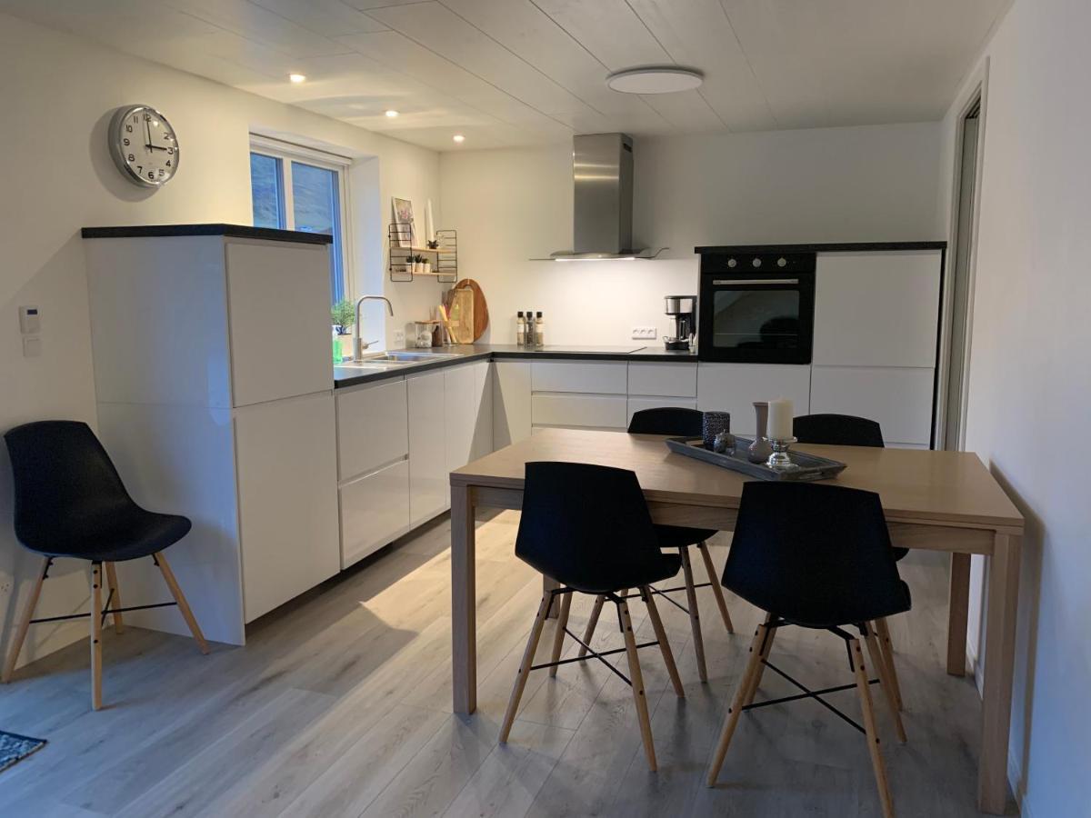 Spacious Apartment On N.P.Gota 8A, Klaksvík 外观 照片
